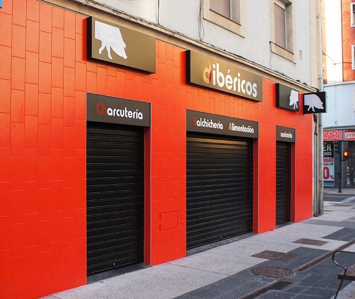 Carnicería en la Calle Beato Tomás. Dibéricos. Vitoria-Gasteiz