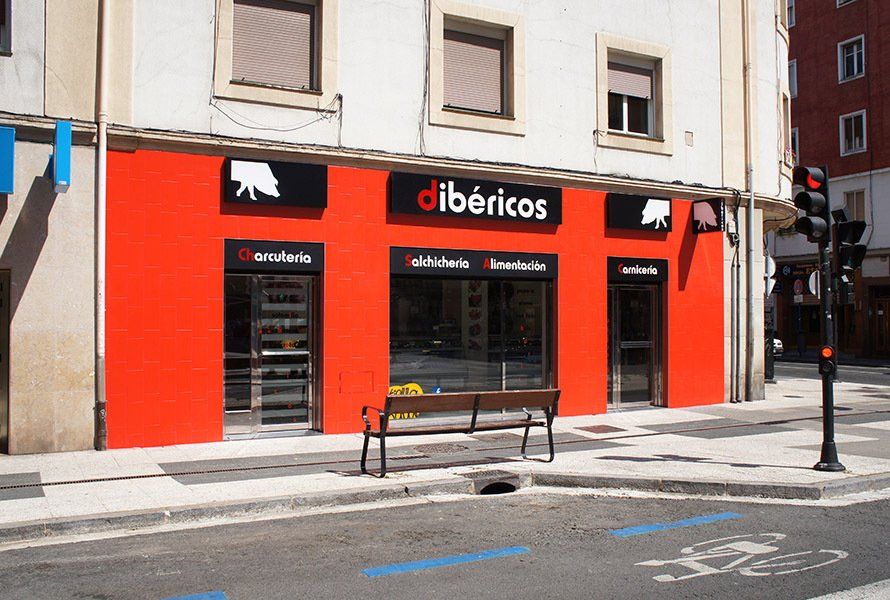 Carnicería en la Calle Beato Tomás. Dibéricos. Vitoria-Gasteiz